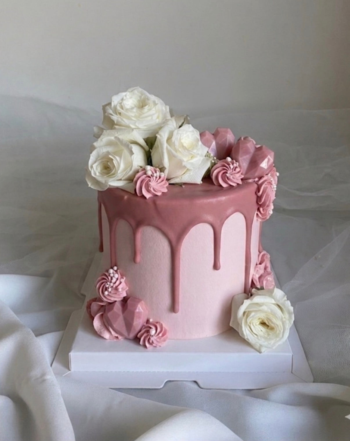 Mothers Day spl cake with bloom