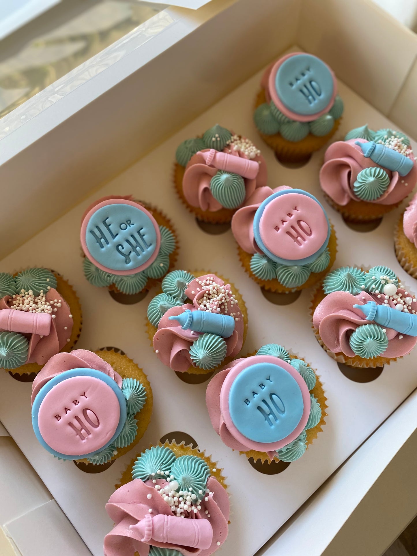Elegant Cupcakes - Pack of 12