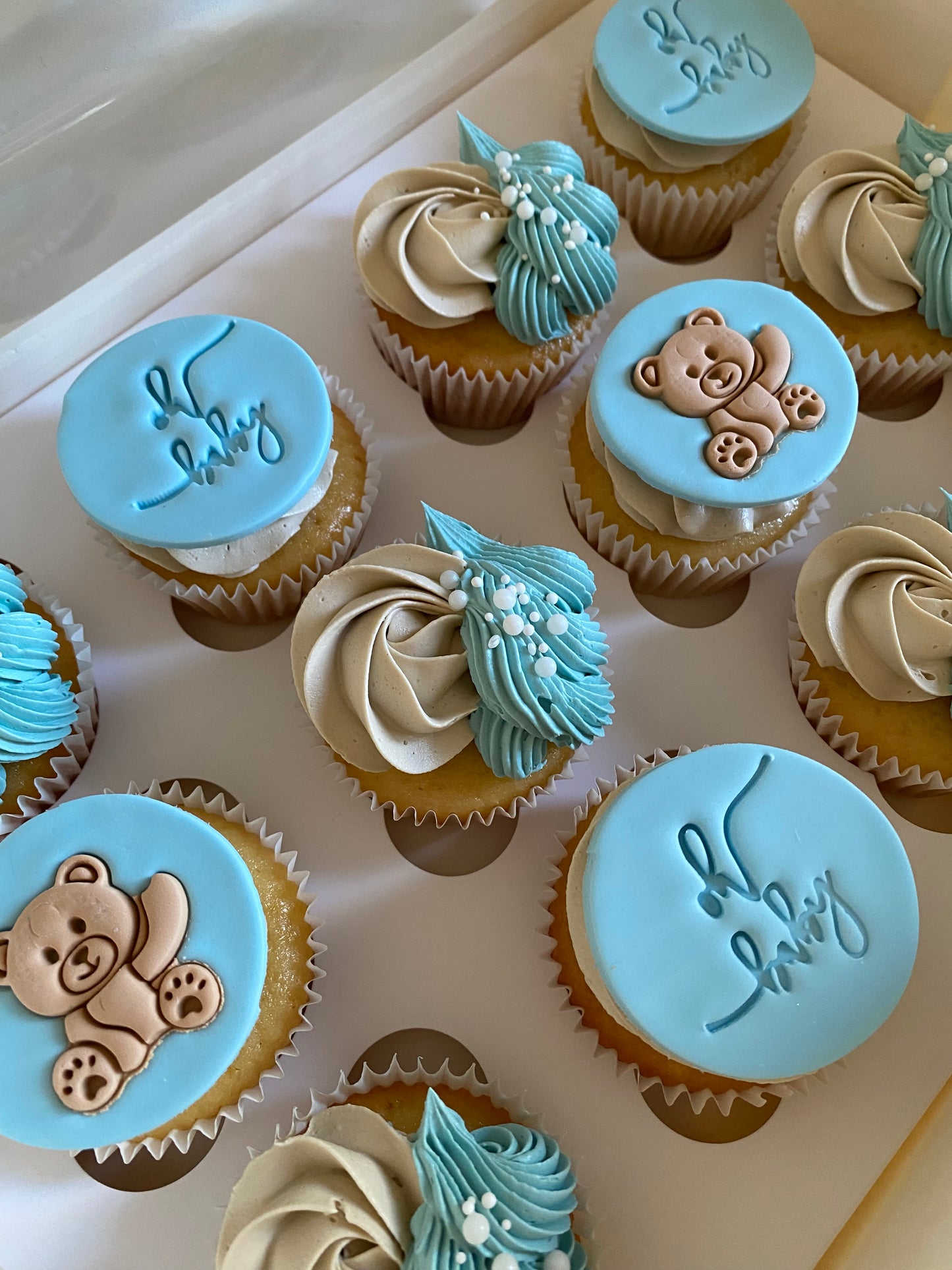 Elegant Cupcakes - Pack of 12