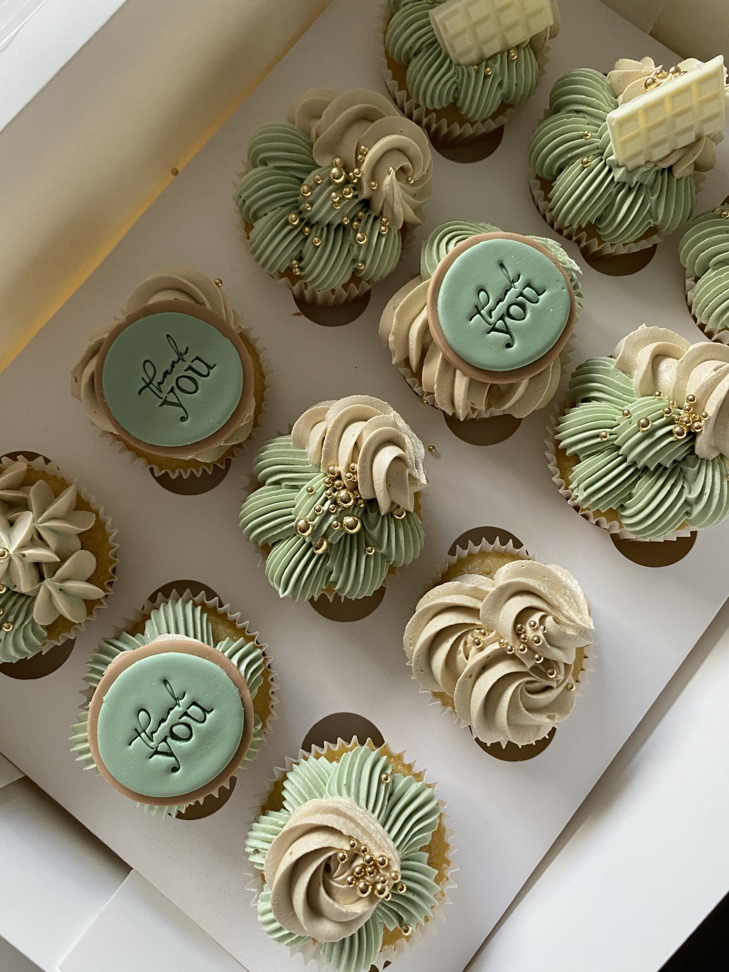 Elegant Cupcakes - Pack of 12