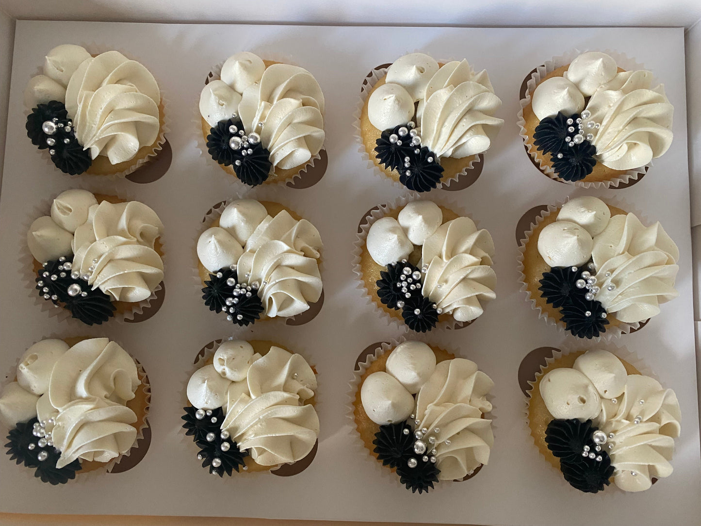 Minimal cupcakes pack of 12